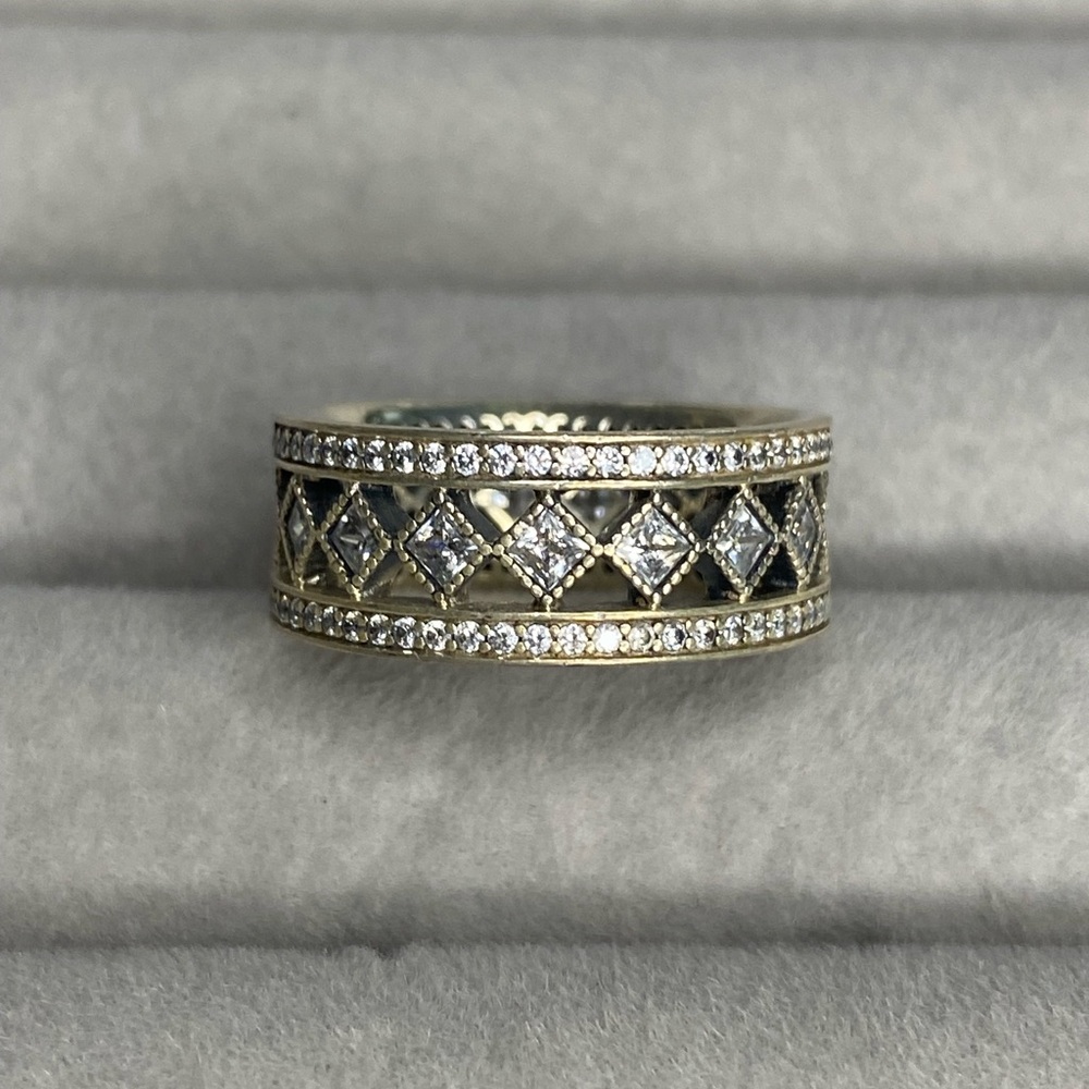 Pandora Ring